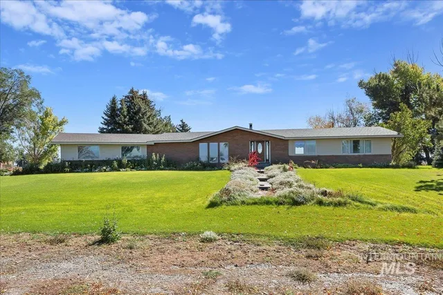 $629,900 | 106 B N 600 Street West, Paul, ID 83347