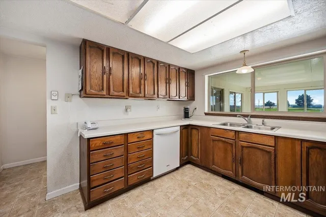 $629,900 | 106 B N 600 Street West, Paul, ID 83347