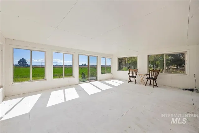 $629,900 | 106 B N 600 Street West, Paul, ID 83347