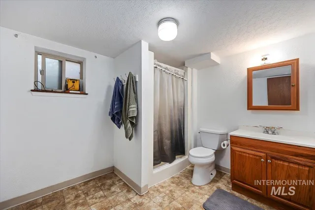 $629,900 | 106 B N 600 Street West, Paul, ID 83347