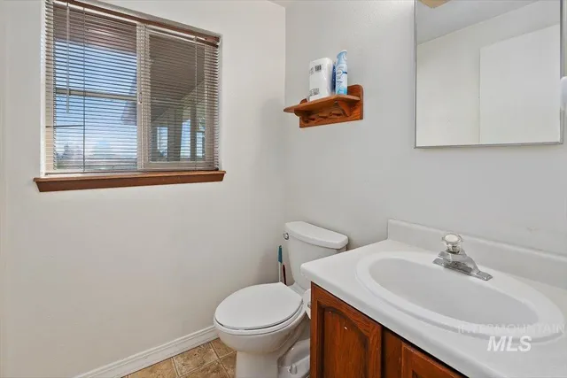 $629,900 | 106 B N 600 Street West, Paul, ID 83347