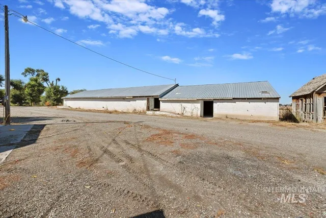 $629,900 | 106 B N 600 Street West, Paul, ID 83347