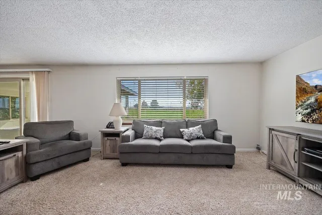 $629,900 | 106 B N 600 Street West, Paul, ID 83347