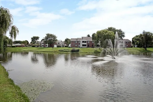 $2,199 | 1621 Westminster Drive, Unit 101, Naperville, IL 60563