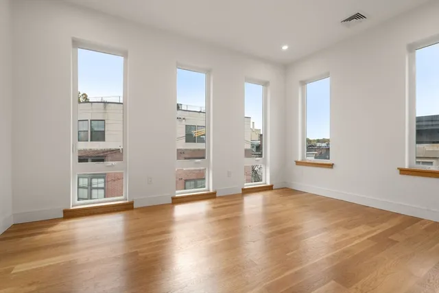 $1,450,000 | 58 Kent, Unit 402, Brookline, MA 02445