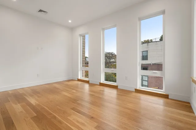 $1,450,000 | 58 Kent, Unit 402, Brookline, MA 02445