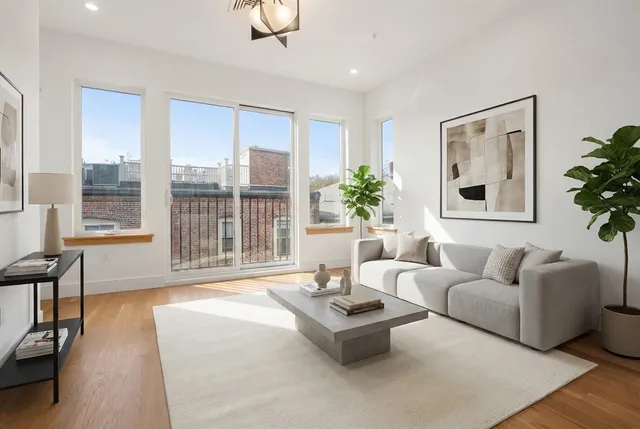 $1,450,000 | 58 Kent, Unit 402, Brookline, MA 02445