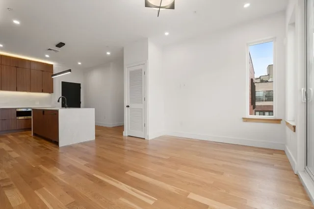 $1,450,000 | 58 Kent, Unit 402, Brookline, MA 02445