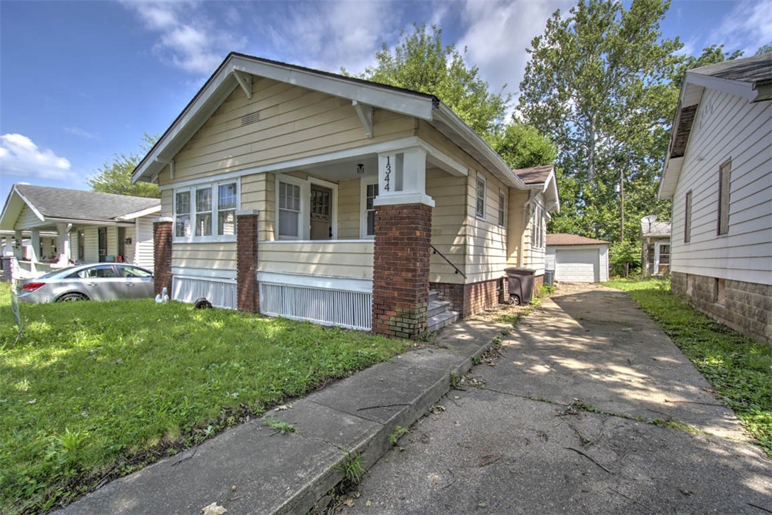 1344 East Lawrence Street Decatur, IL 62521 - Photo 4 of 24