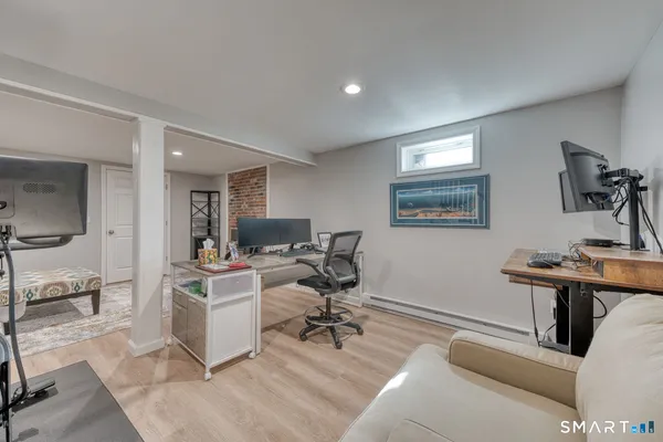 $489,900 | 184 Hobart Street, Southington, CT 06489