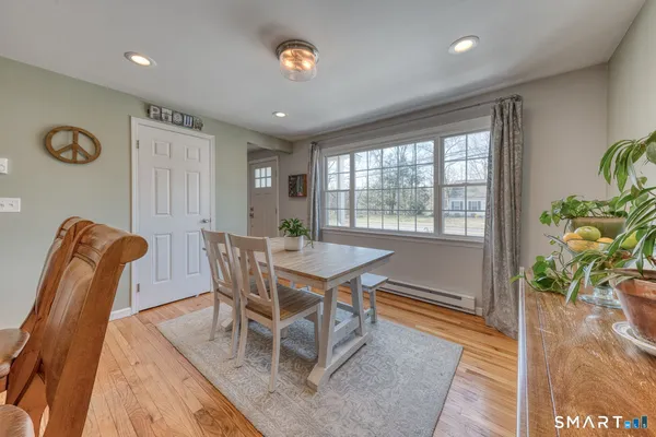 $489,900 | 184 Hobart Street, Southington, CT 06489