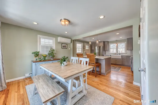 $489,900 | 184 Hobart Street, Southington, CT 06489
