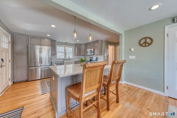 $489,900 | 184 Hobart Street, Southington, CT 06489