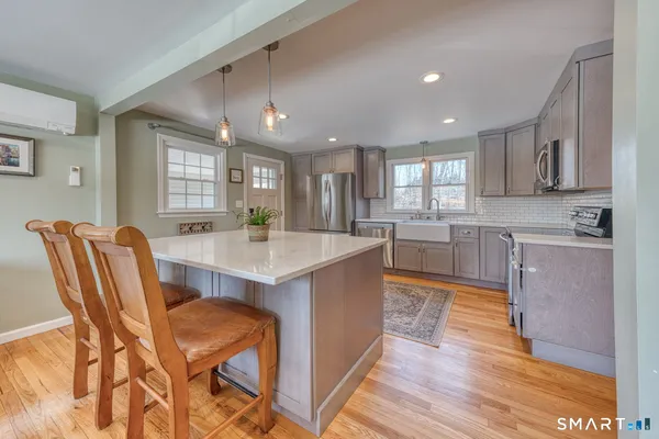 $489,900 | 184 Hobart Street, Southington, CT 06489