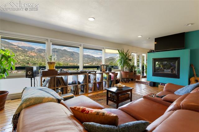 162 Clarksley Road Manitou Springs, CO 80829 - Photo 11 of 34 Gallery Image 11