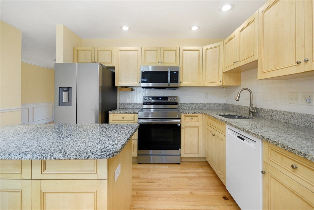 12 Strawberry Lane, Unit F Hudson, MA 01749 - Photo 19 of 35