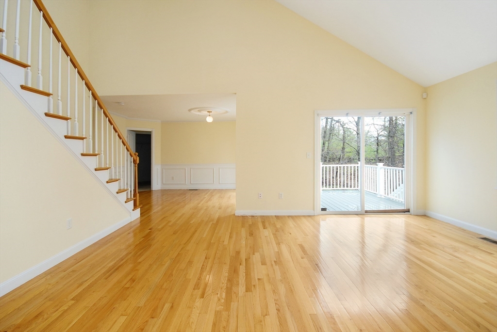 12 Strawberry Lane, Unit F Hudson, MA 01749 - Photo 10 of 35
