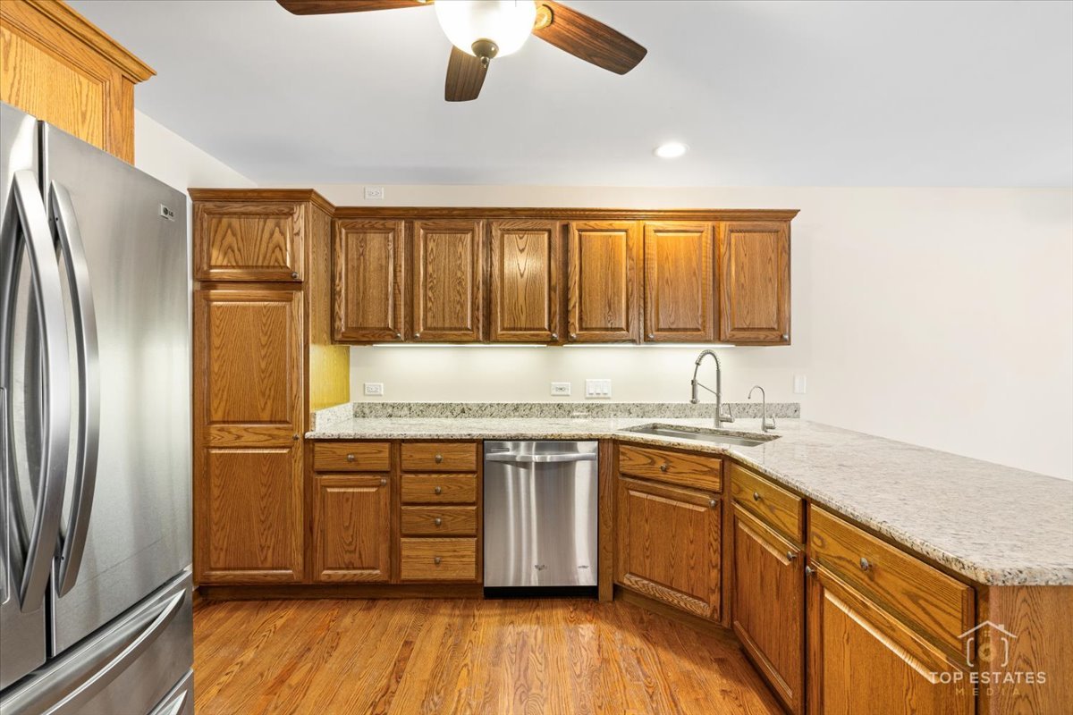 8413 St Moritz Drive Spring Grove, IL 60081 - Photo 14 of 37