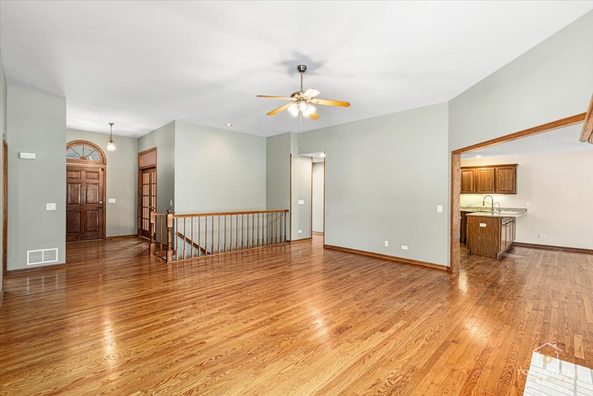 8413 St Moritz Drive Spring Grove, IL 60081 - Photo 8 of 37