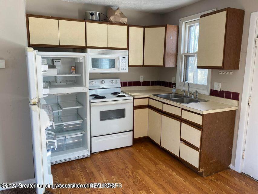 4217 Christiansen Road Lansing, MI 48910 - Photo 5 of 17 20210825170029305693000000-o