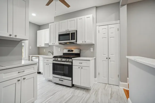 $1,950 | 198 Griffith Street, Unit 2R, Jersey City, NJ 07307