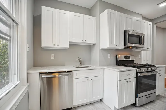 $1,950 | 198 Griffith Street, Unit 2R, Jersey City, NJ 07307