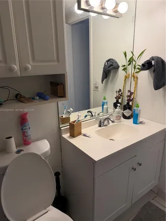 $1,900 | 401 Golden Isles Drive, Unit 801, Hallandale Beach, FL 33009