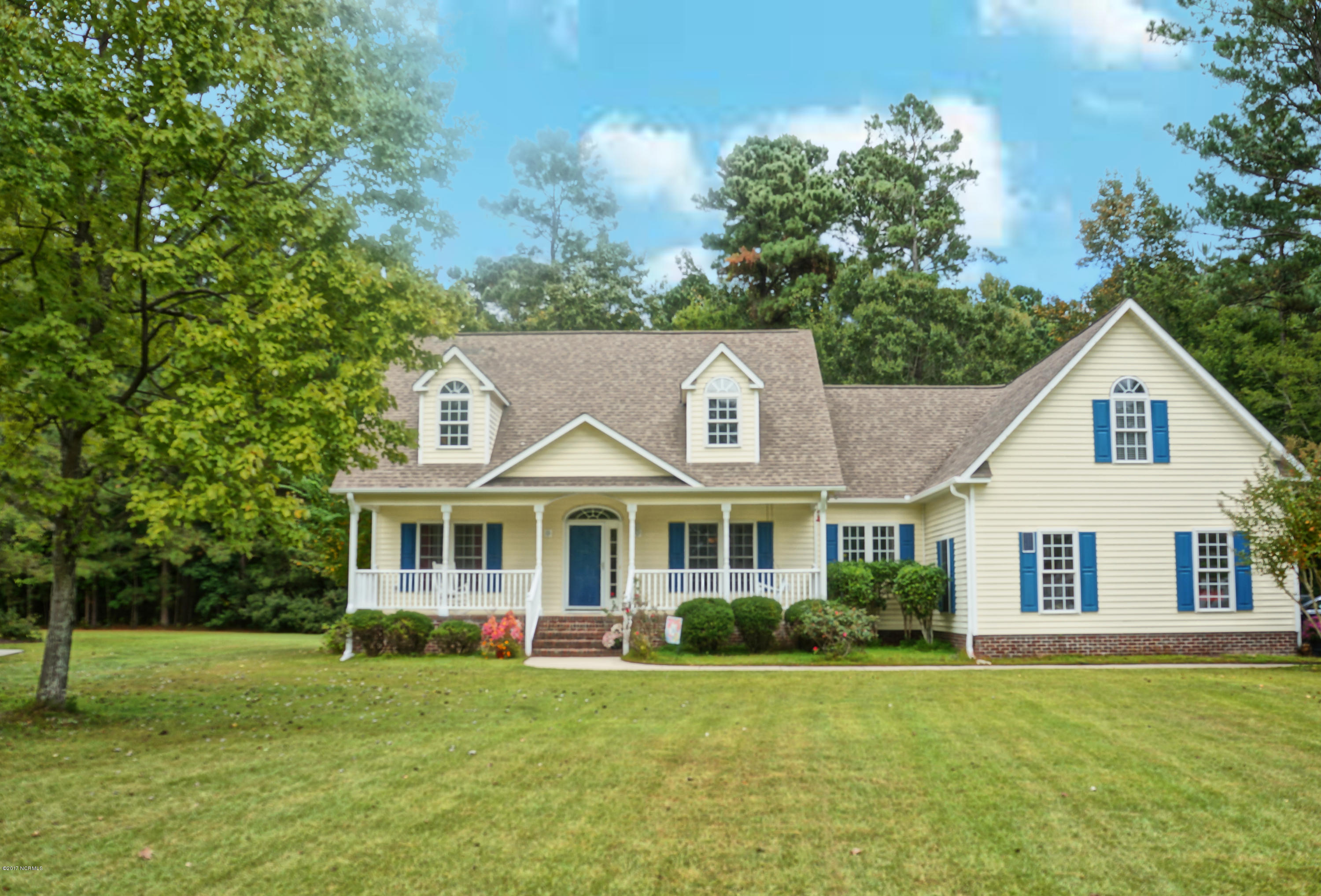 117 Nyon Road New Bern, NC 28562 - Photo 2 of 35 Front Of Home