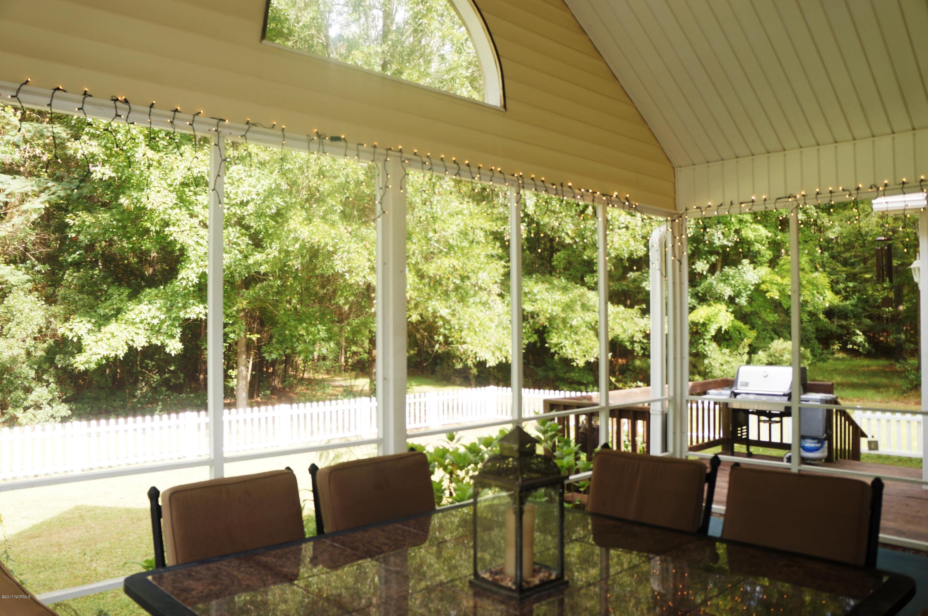 117 Nyon Road New Bern, NC 28562 - Photo 27 of 35 Pretty Wooded SZetting