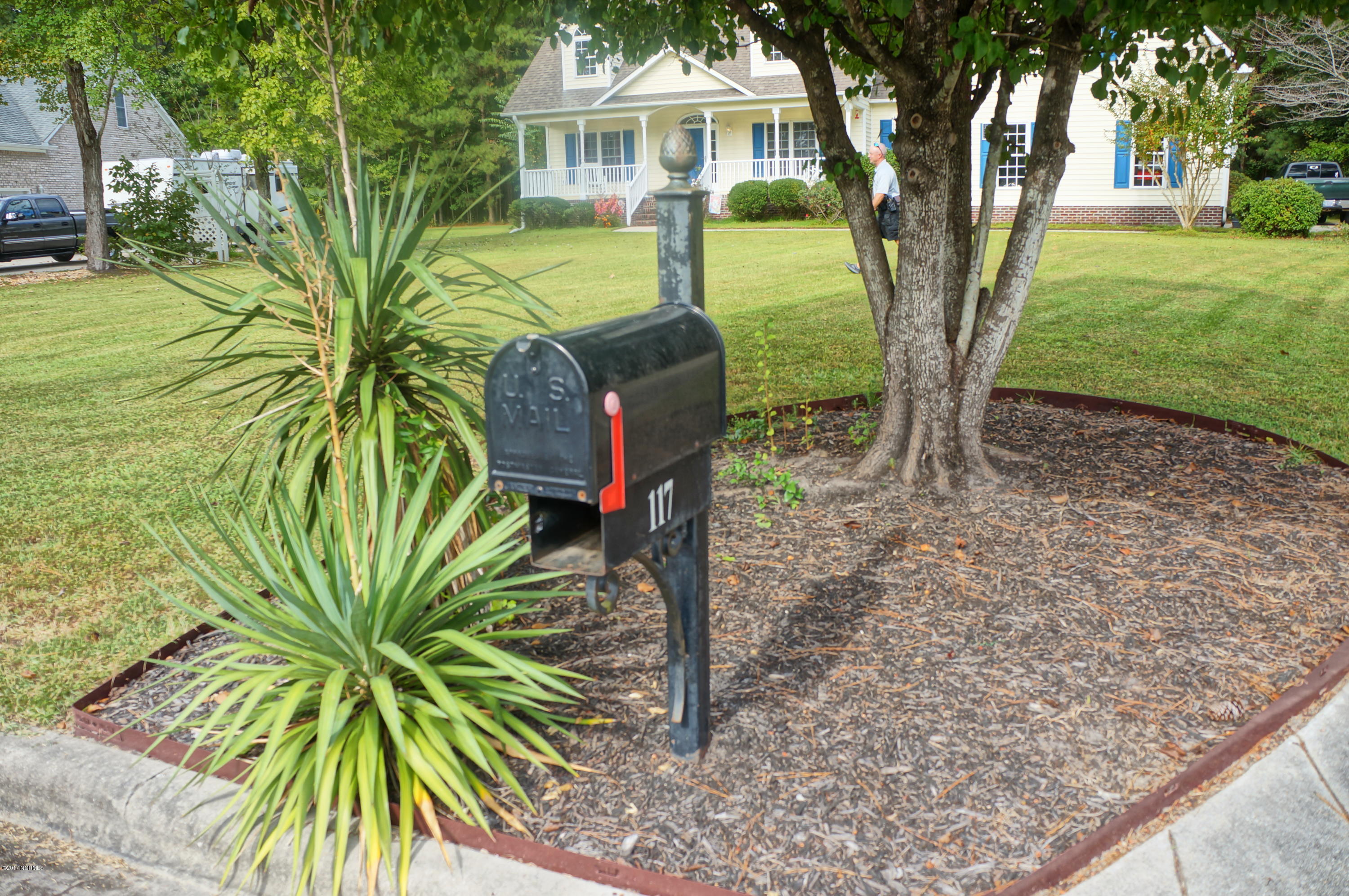 117 Nyon Road New Bern, NC 28562 - Photo 32 of 35 Nice Landscaping