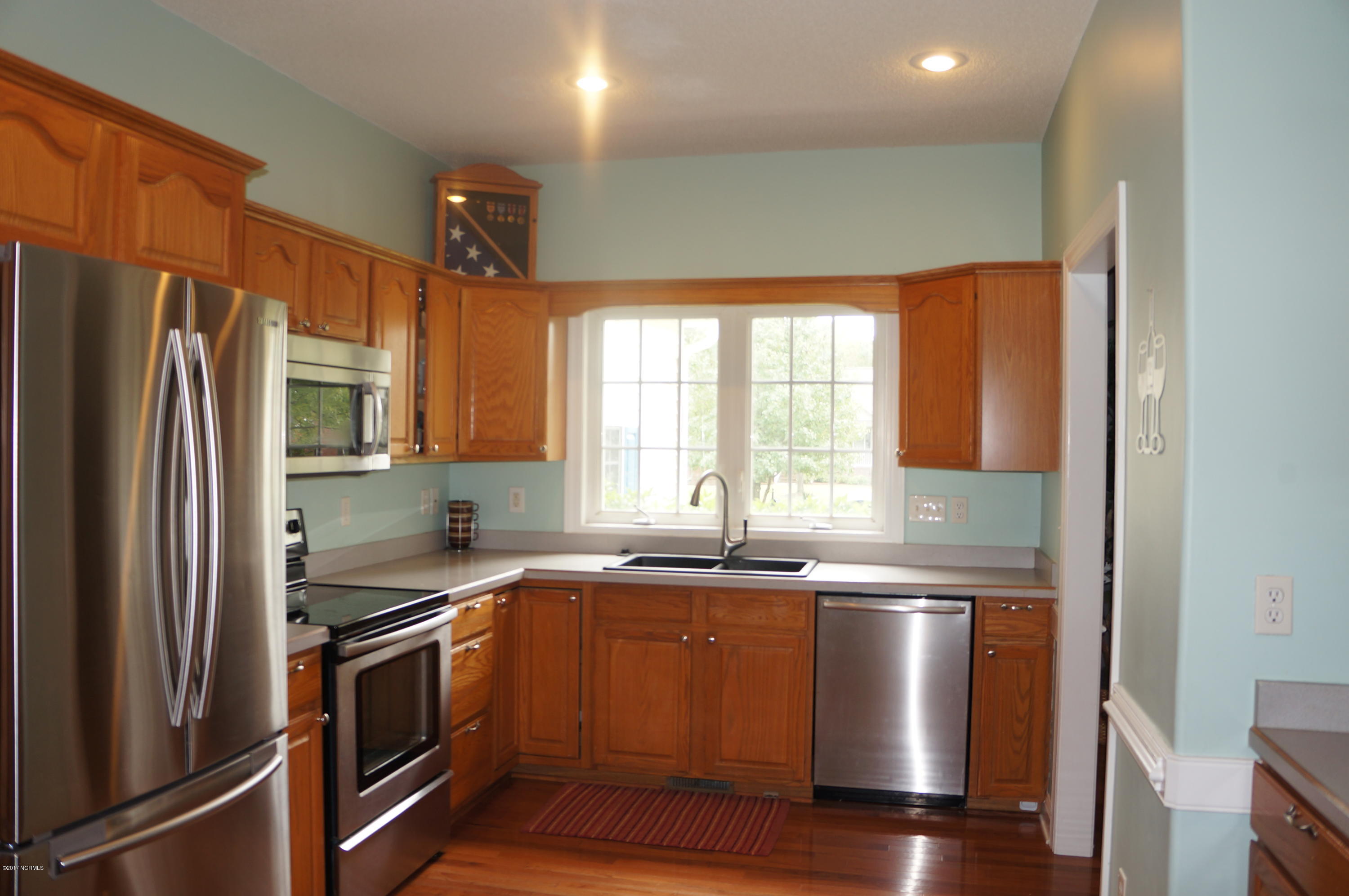 117 Nyon Road New Bern, NC 28562 - Photo 10 of 35 Kitchen