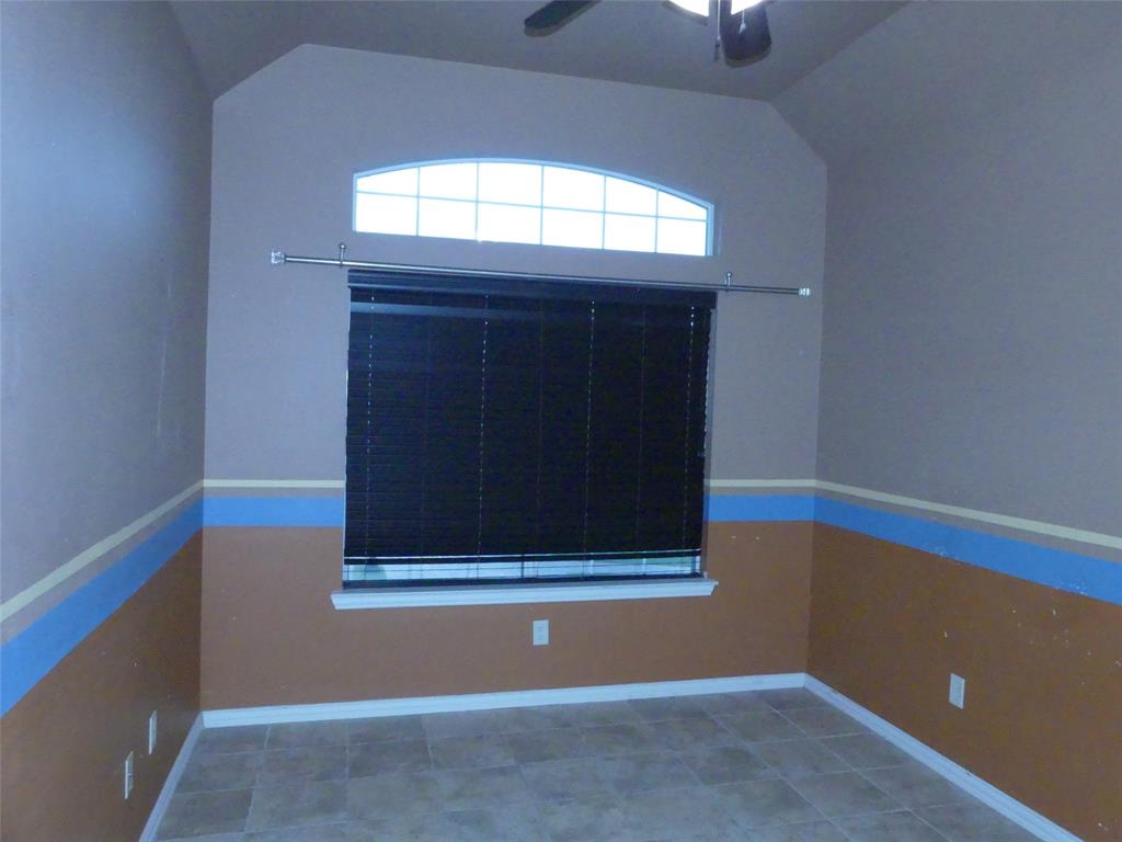 332 Emma Call Court Sunset, TX 76270 - Photo 4 of 31