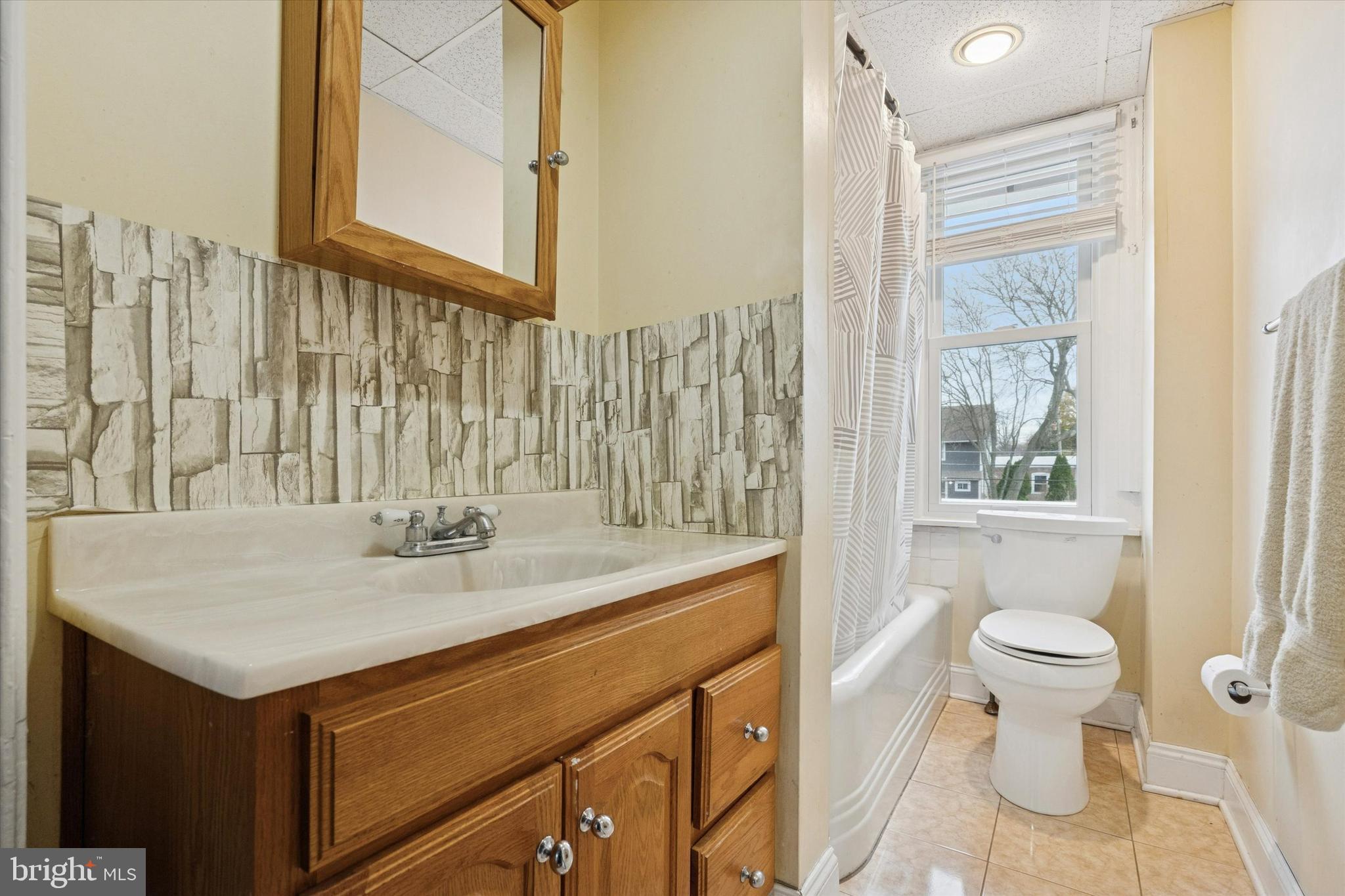 27 South Merion Avenue Bryn Mawr, PA 19010 - Photo 10 of 26 Unit 2 - Full Bathroom