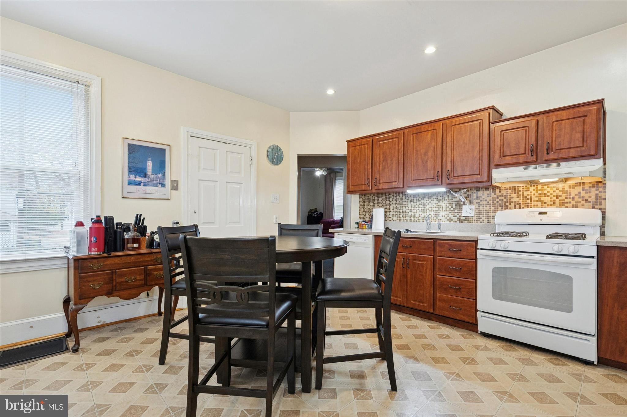 27 South Merion Avenue Bryn Mawr, PA 19010 - Photo 2 of 26 Unit 1 - Eat-in Kitchen with adjoining Mudroom