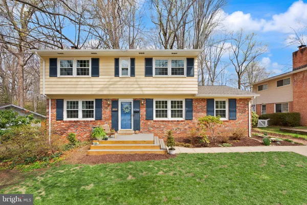 $799,990 | 3213 Fair Woods Parkway, Fairfax, VA 22030