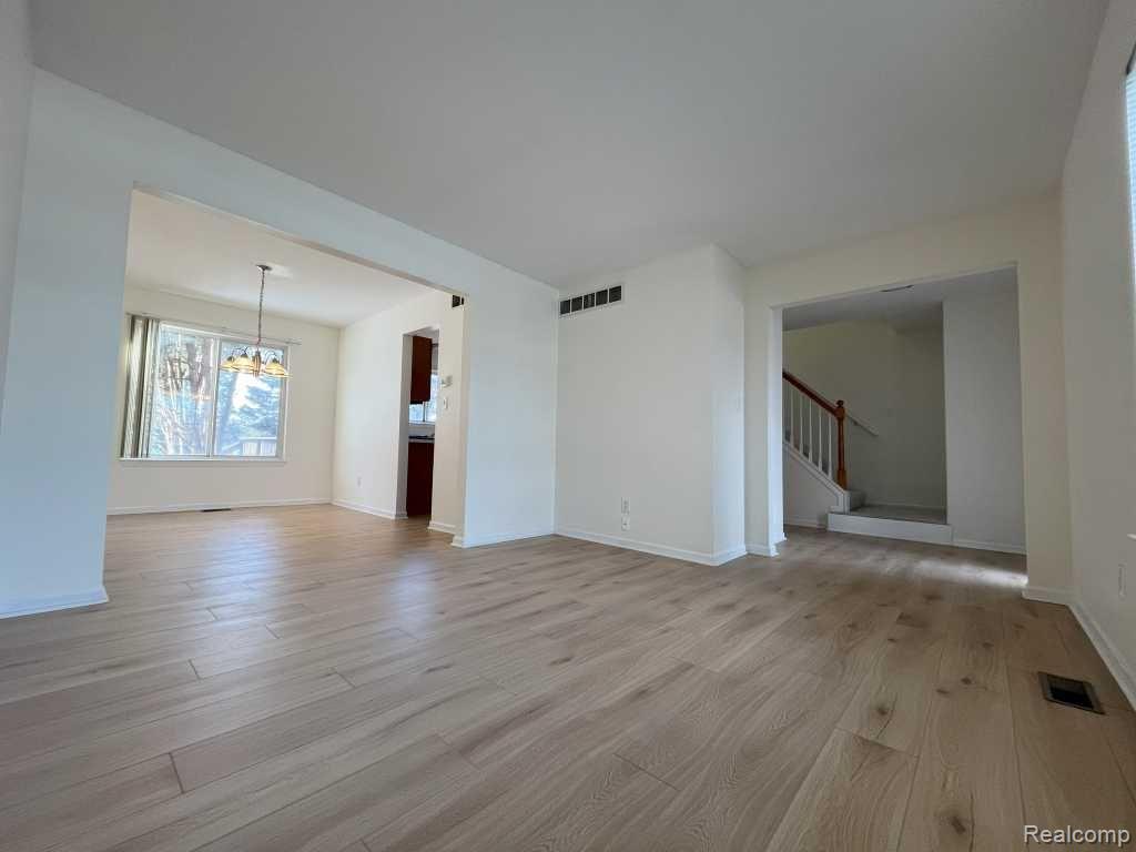 45567 Michael Canton, MI 48188 - Photo 9 of 24 Gallery Image 9