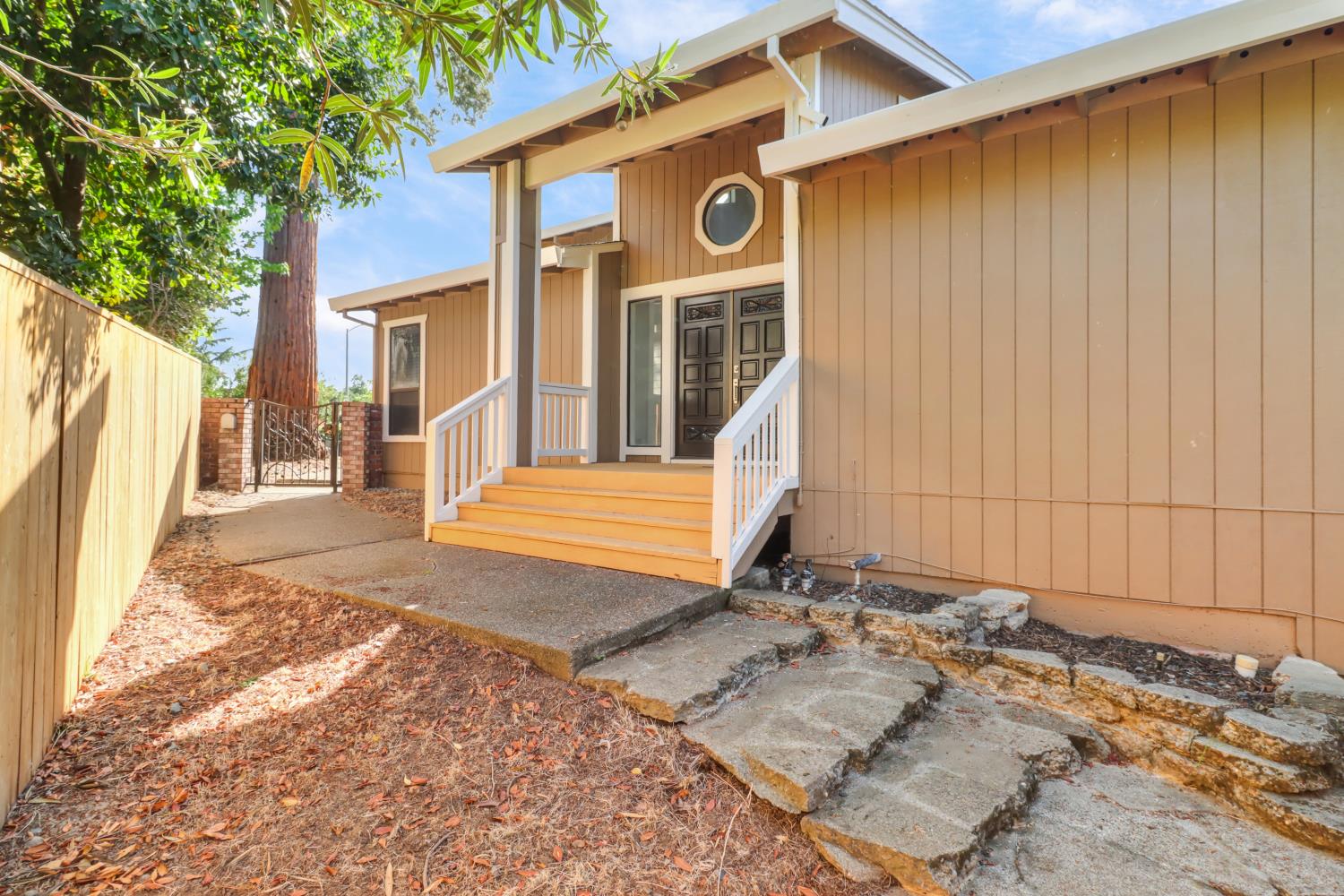 8023 Ridgeglen Way Fair Oaks, CA 95628 - Photo 14 of 64