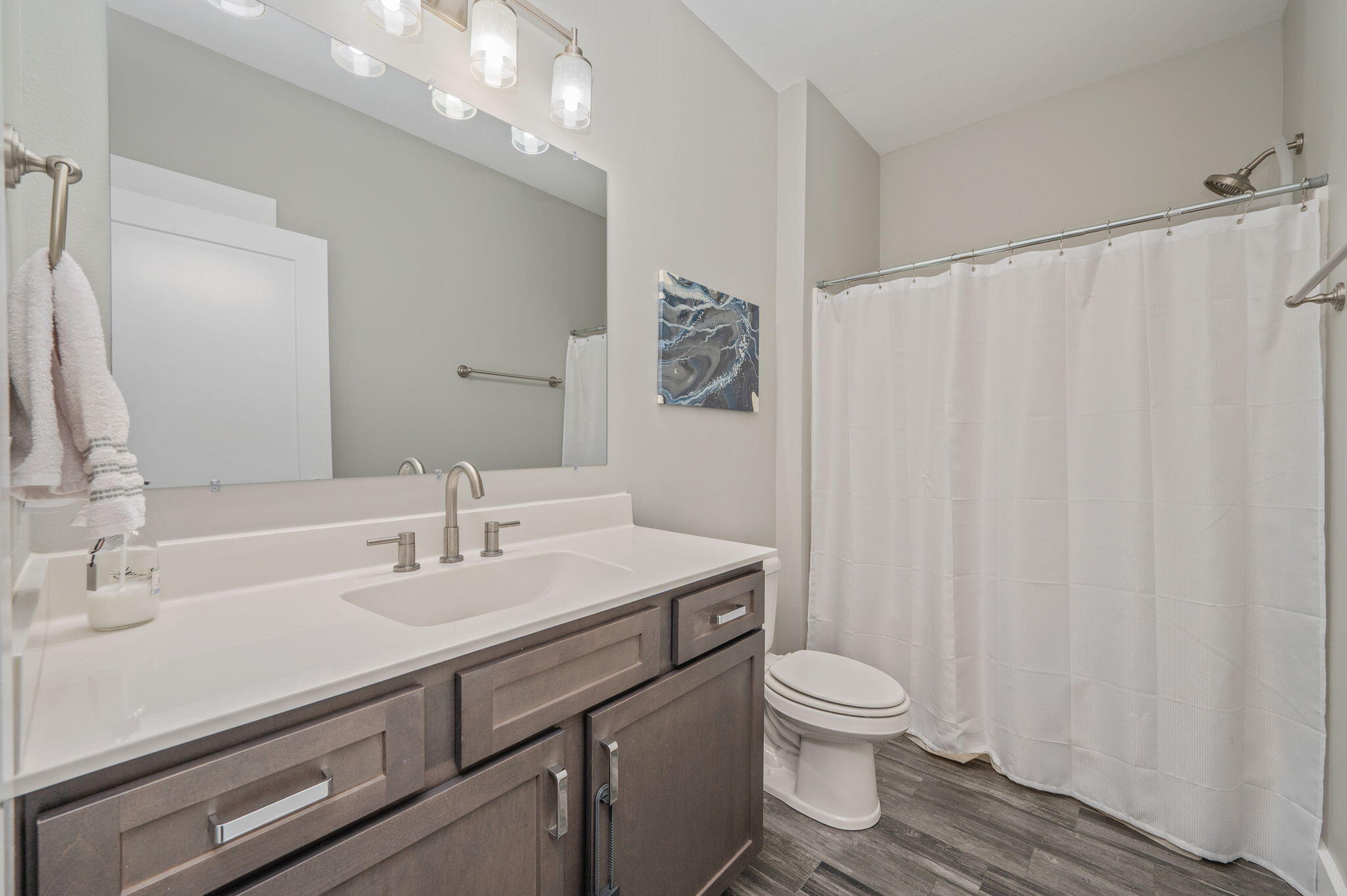 1504 West Ponderosa Road Fort Walton Beach, FL 32547 - Photo 34 of 43 GUEST BATH#2