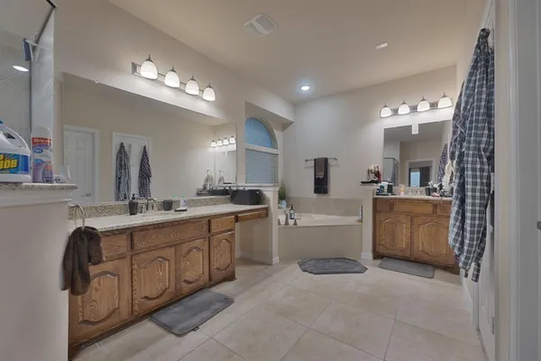 $565,000 | 129 Quail Run Road, Red Oak, TX 75154