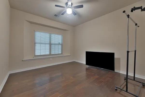 $565,000 | 129 Quail Run Road, Red Oak, TX 75154