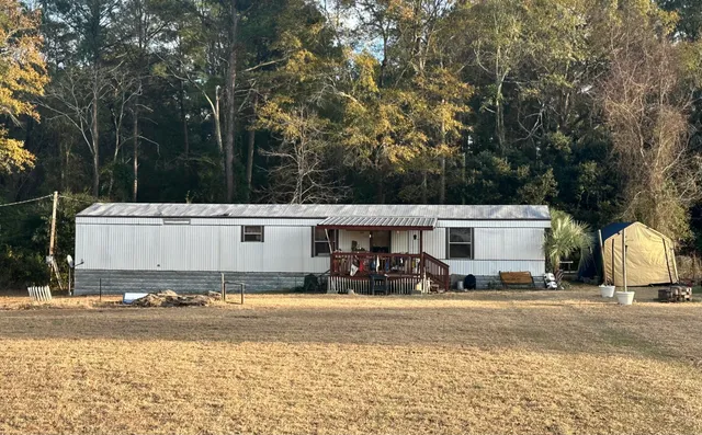 $275,000 | 40 Hillview Road, St. Matthews, SC 29135