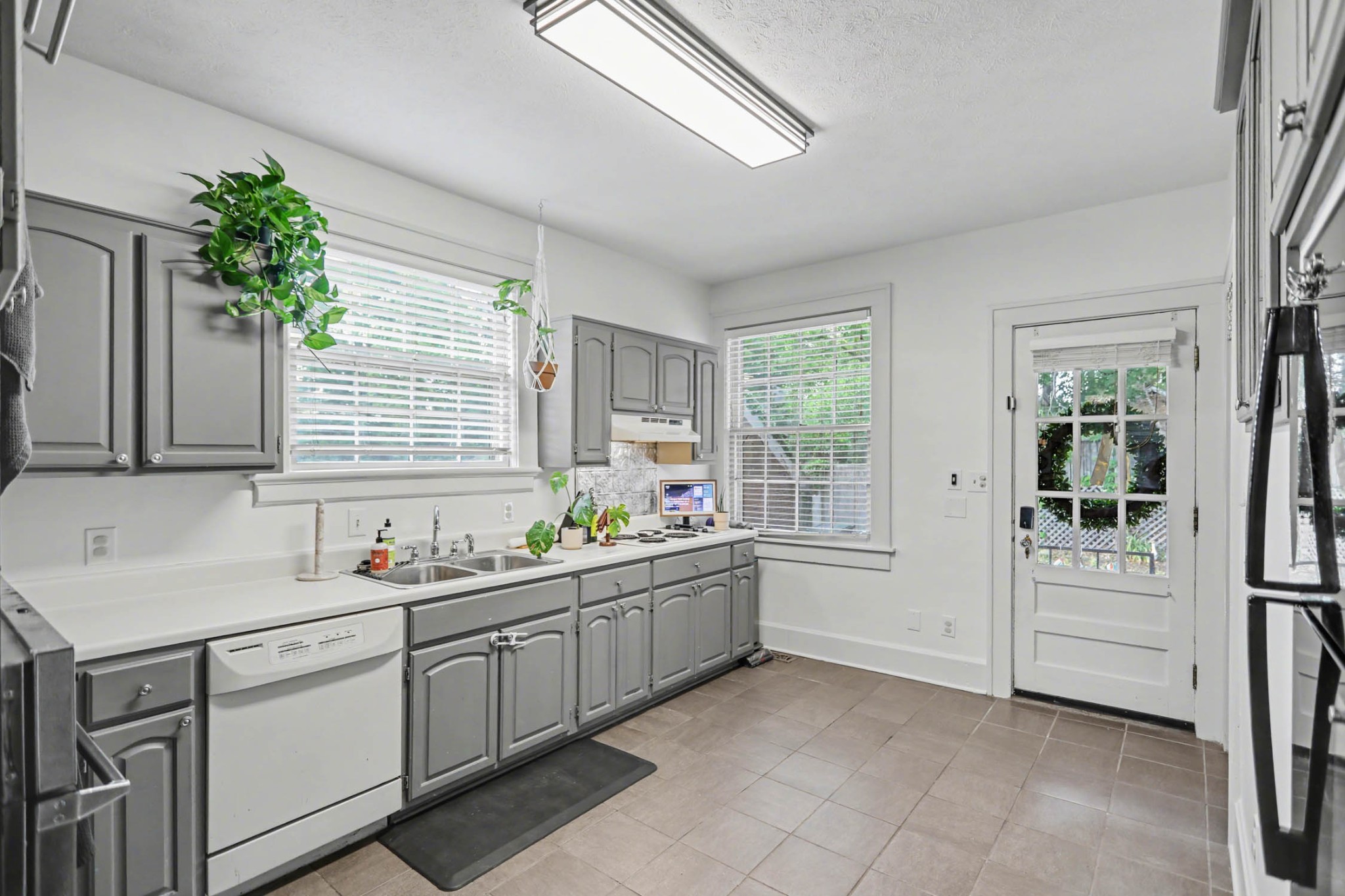703 5th Avenue West Springfield, TN 37172 - Photo 11 of 36