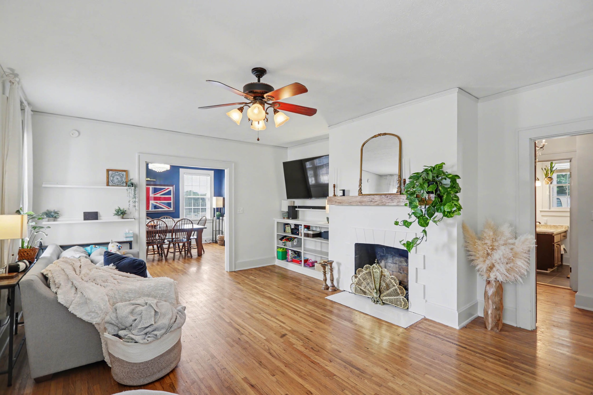 703 5th Avenue West Springfield, TN 37172 - Photo 2 of 36