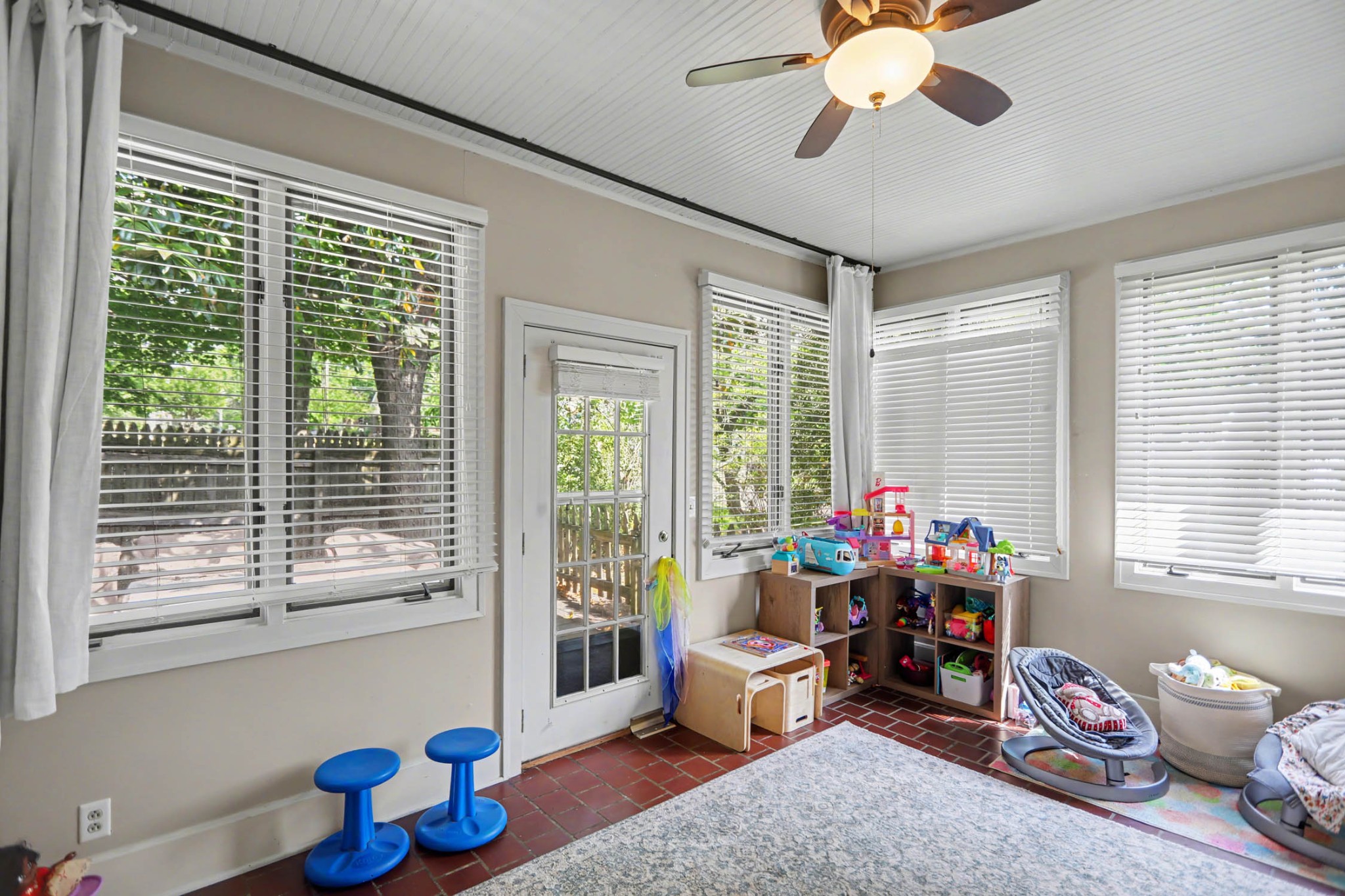 703 5th Avenue West Springfield, TN 37172 - Photo 4 of 36