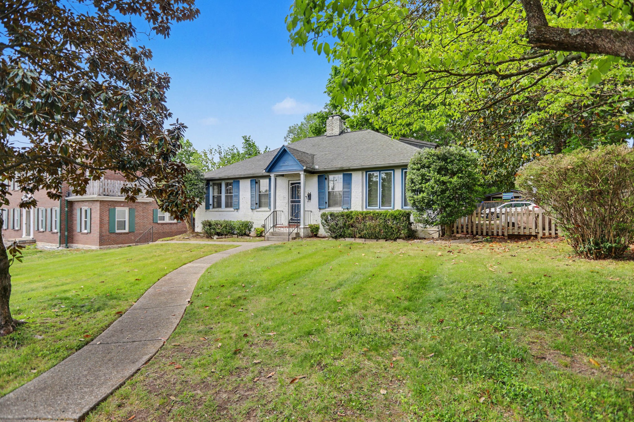 703 5th Avenue West Springfield, TN 37172 - Photo 7 of 36
