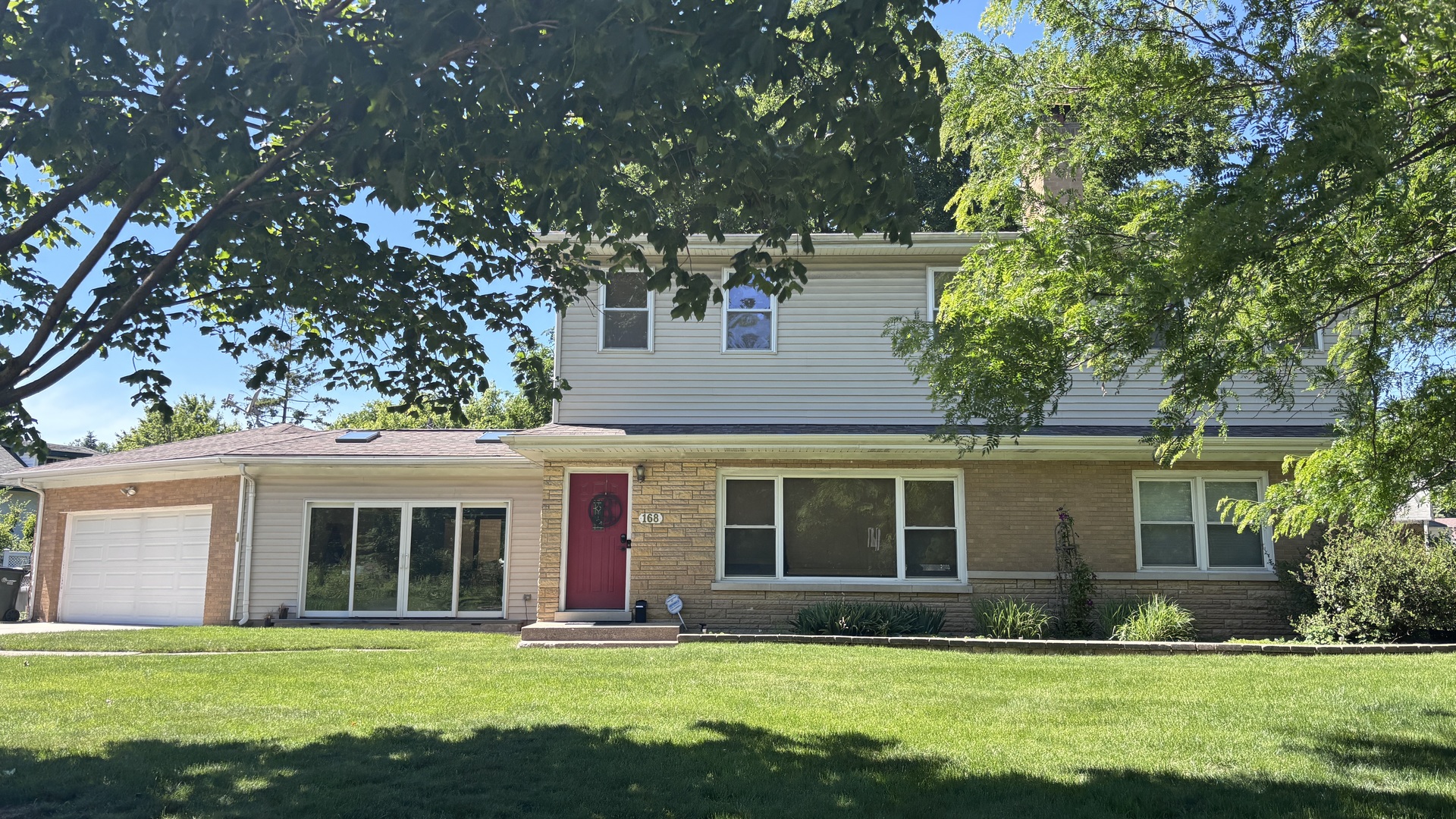 168 Waubansee Road Riverside, IL 60546 - Photo 1 of 21