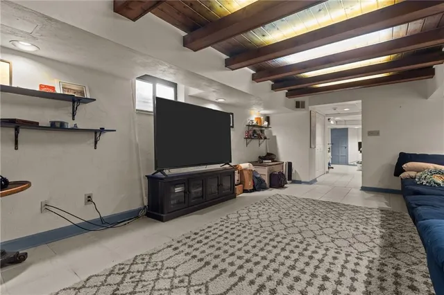 a close view of sink