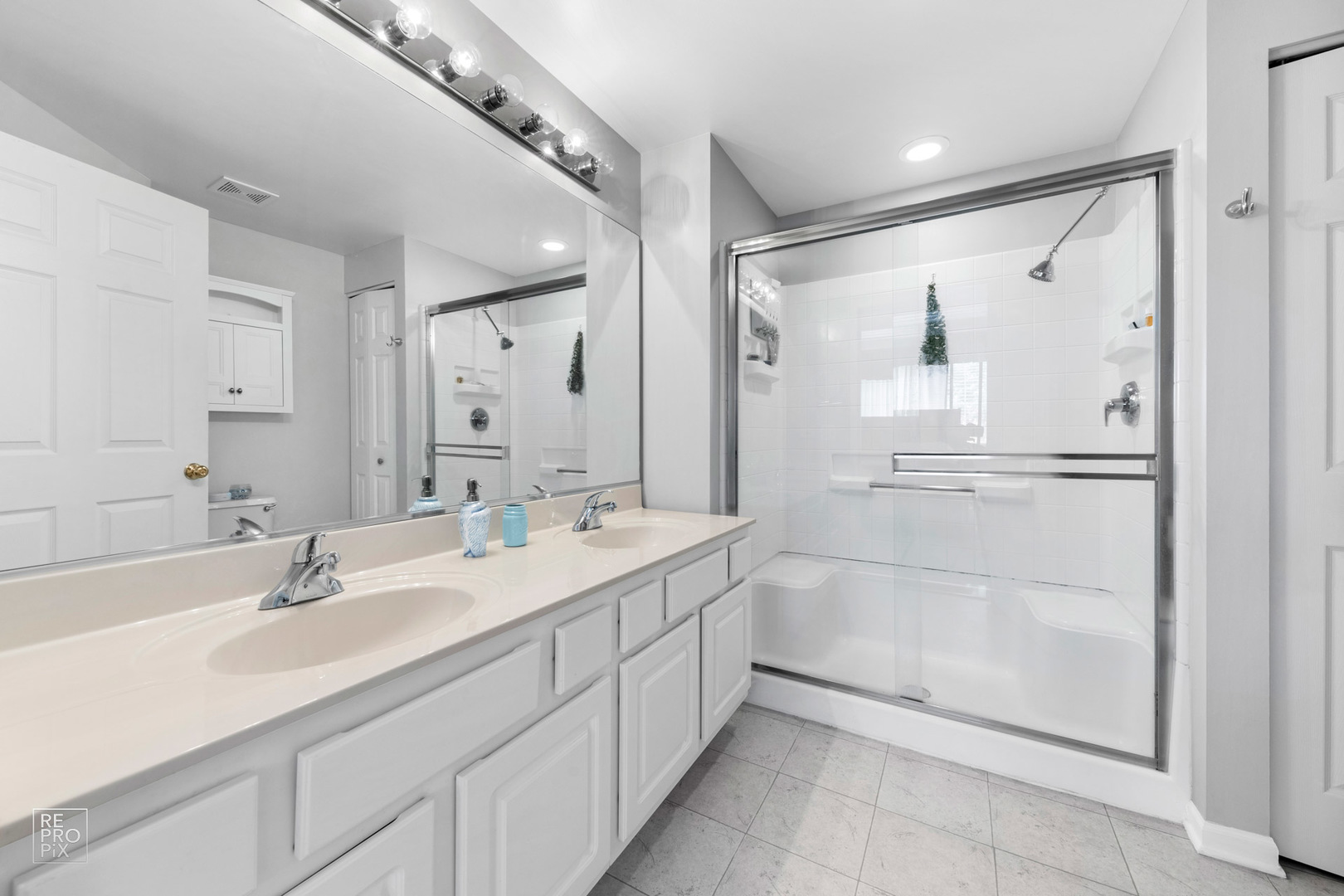 601 Creekside Circle, Unit 41 Gurnee, IL 60031 - Photo 11 of 12