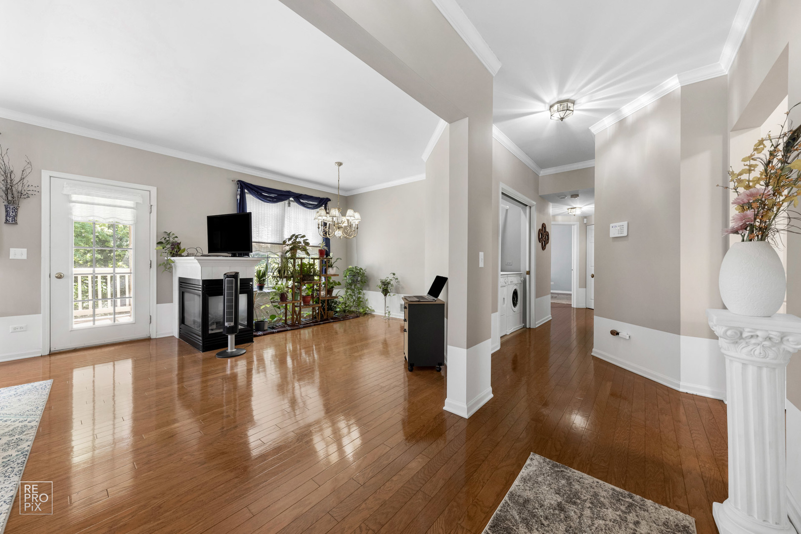 601 Creekside Circle, Unit 41 Gurnee, IL 60031 - Photo 2 of 12