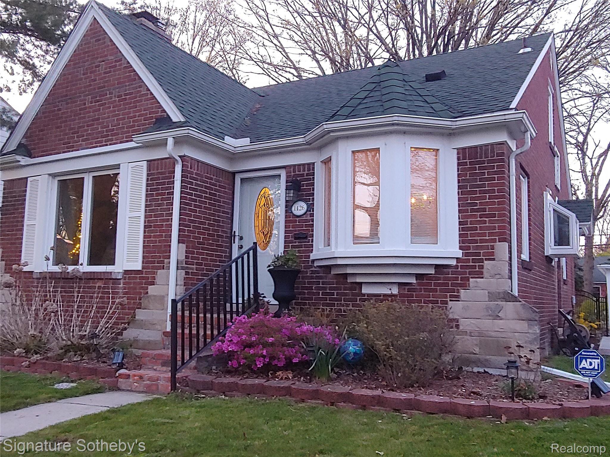 1426 Hampton Road Grosse Pointe, MI 48236 - Photo 1 of 32 20200512_205416.jpg